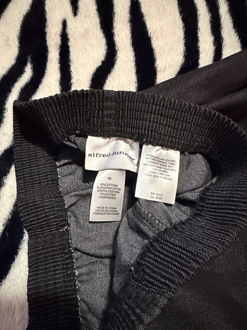 Alfred Dunner Black and Gray Casual Joggers